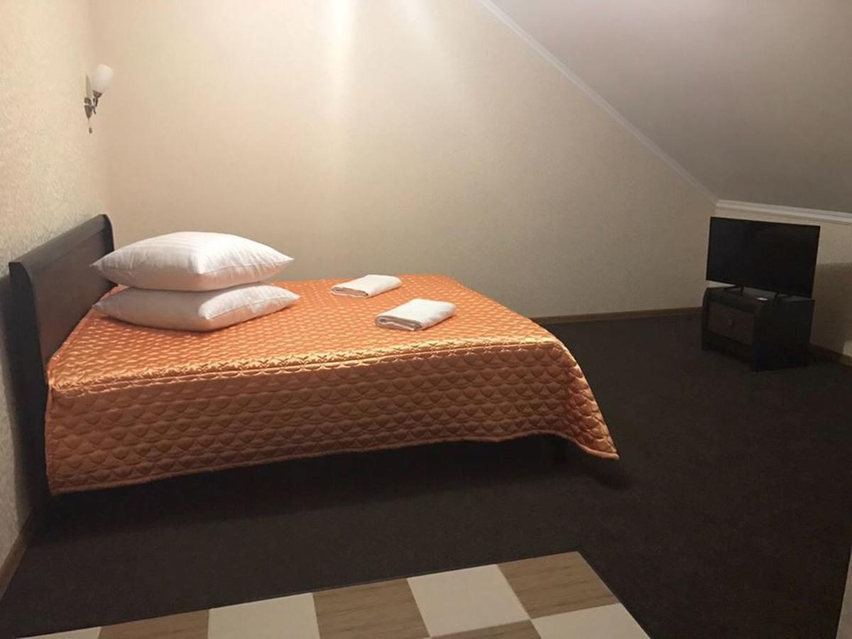Hotel Veles Brovary Exteriér fotografie