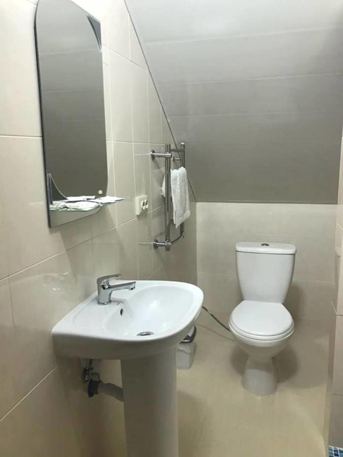 Hotel Veles Brovary Exteriér fotografie
