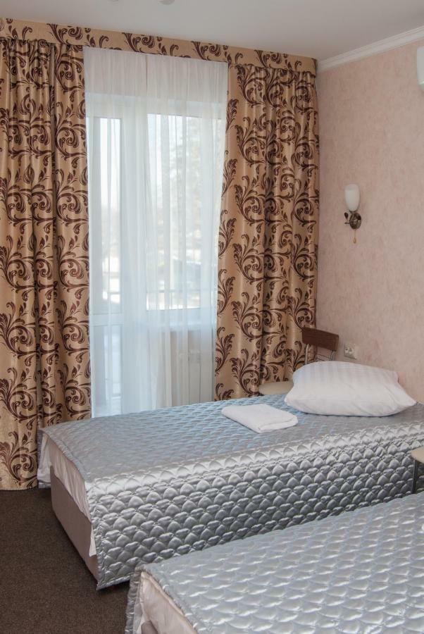 Hotel Veles Brovary Exteriér fotografie