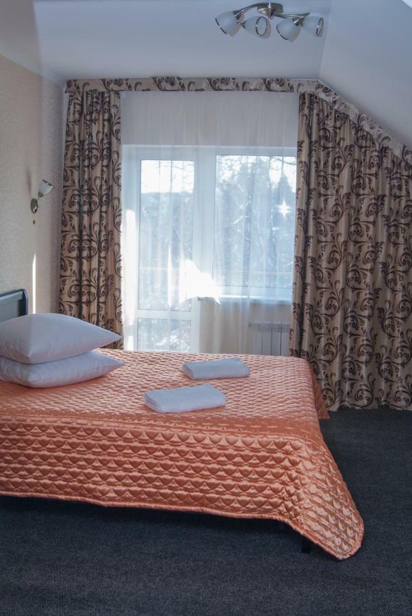 Hotel Veles Brovary Exteriér fotografie