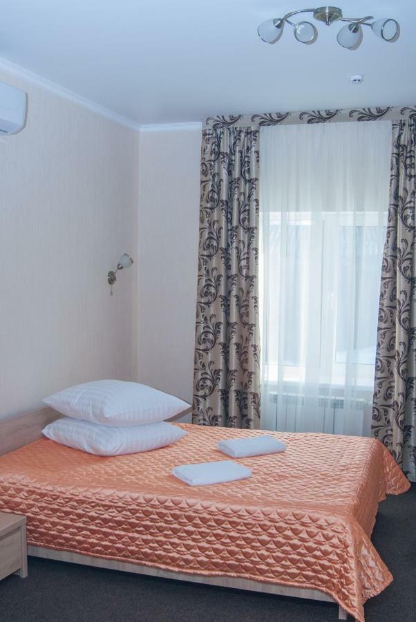 Hotel Veles Brovary Exteriér fotografie