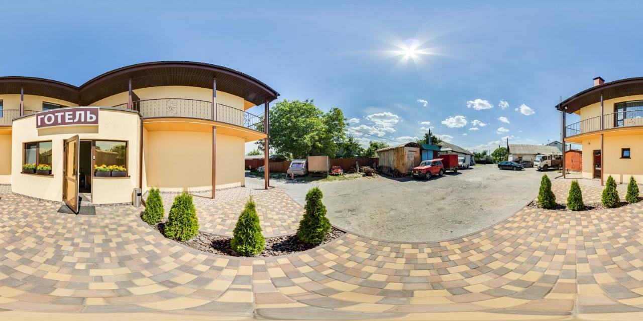 Hotel Veles Brovary Exteriér fotografie